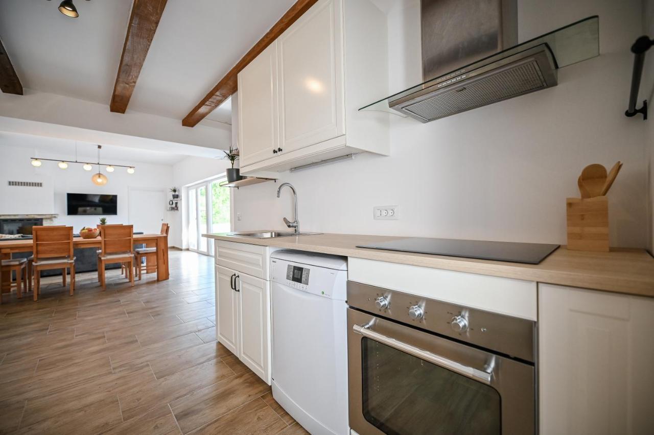 Villa Burra Hreljin Экстерьер фото
